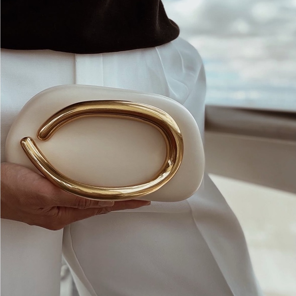 White box bag clutch with gold clasp handle & crossbody chain, Zara - Picture 4 of 10